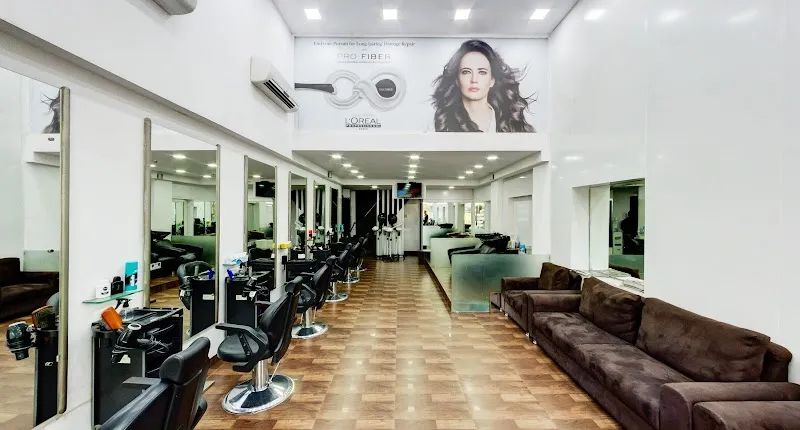 X Beauty hub (Salon)
