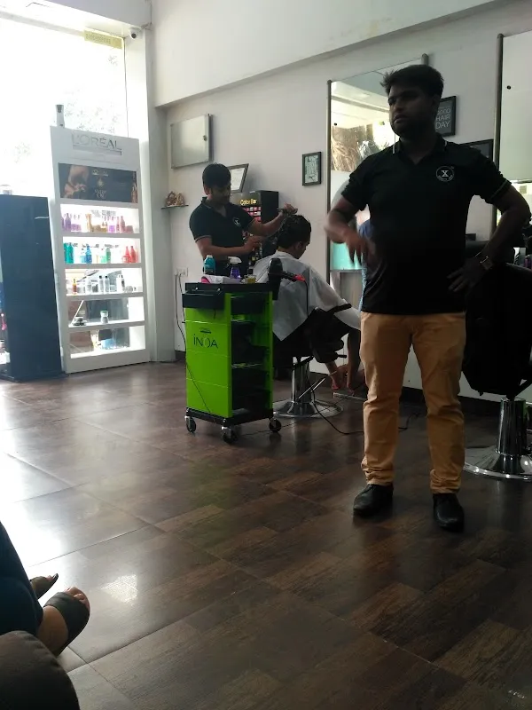 X Beauty hub (Salon)