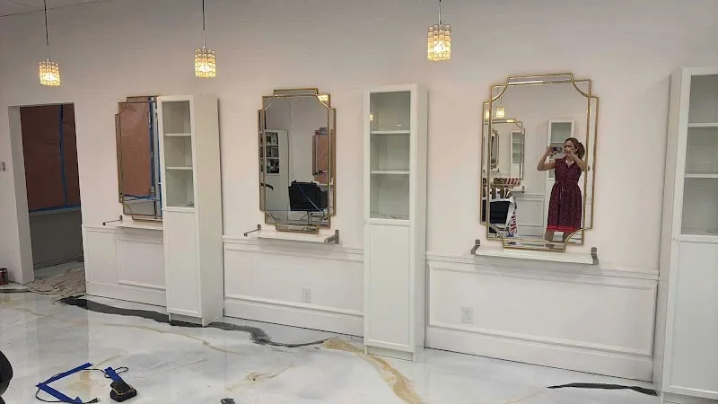 Hair Salon 22