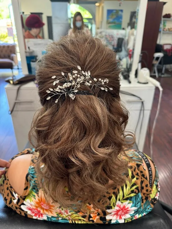 Hair Salon 22