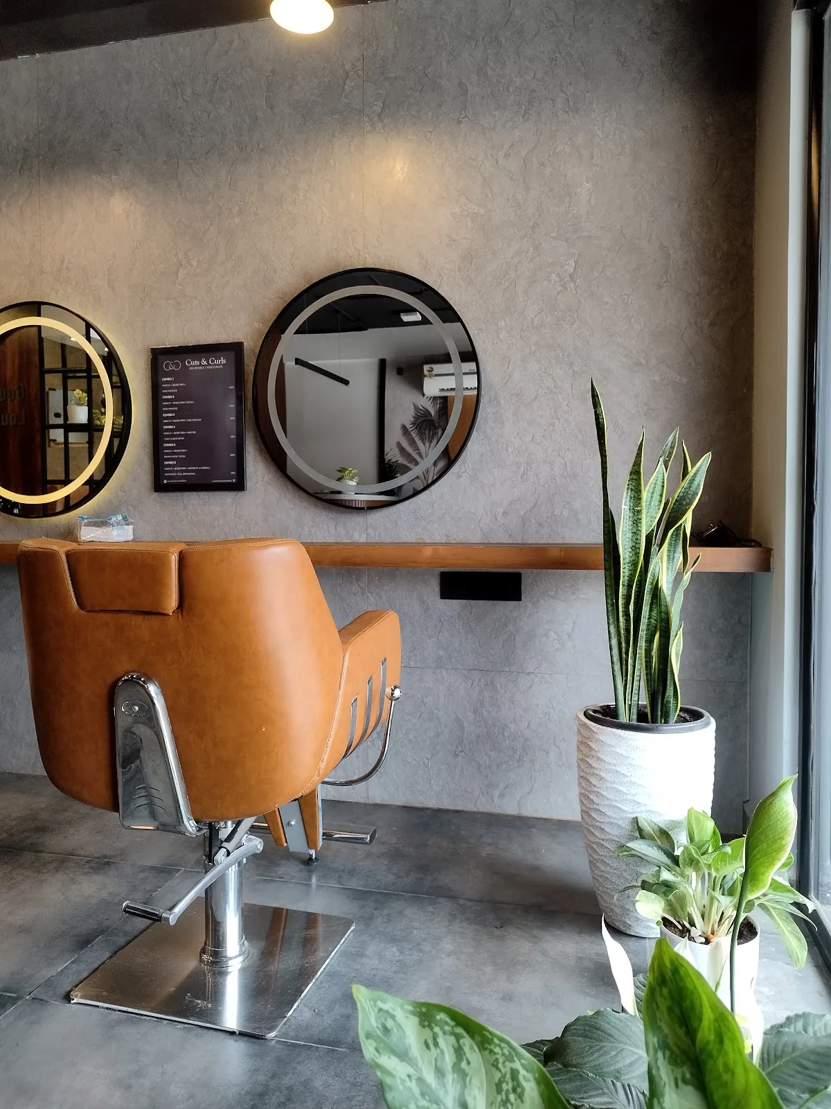 Cuts & Curls - Affordable Unisex Salon