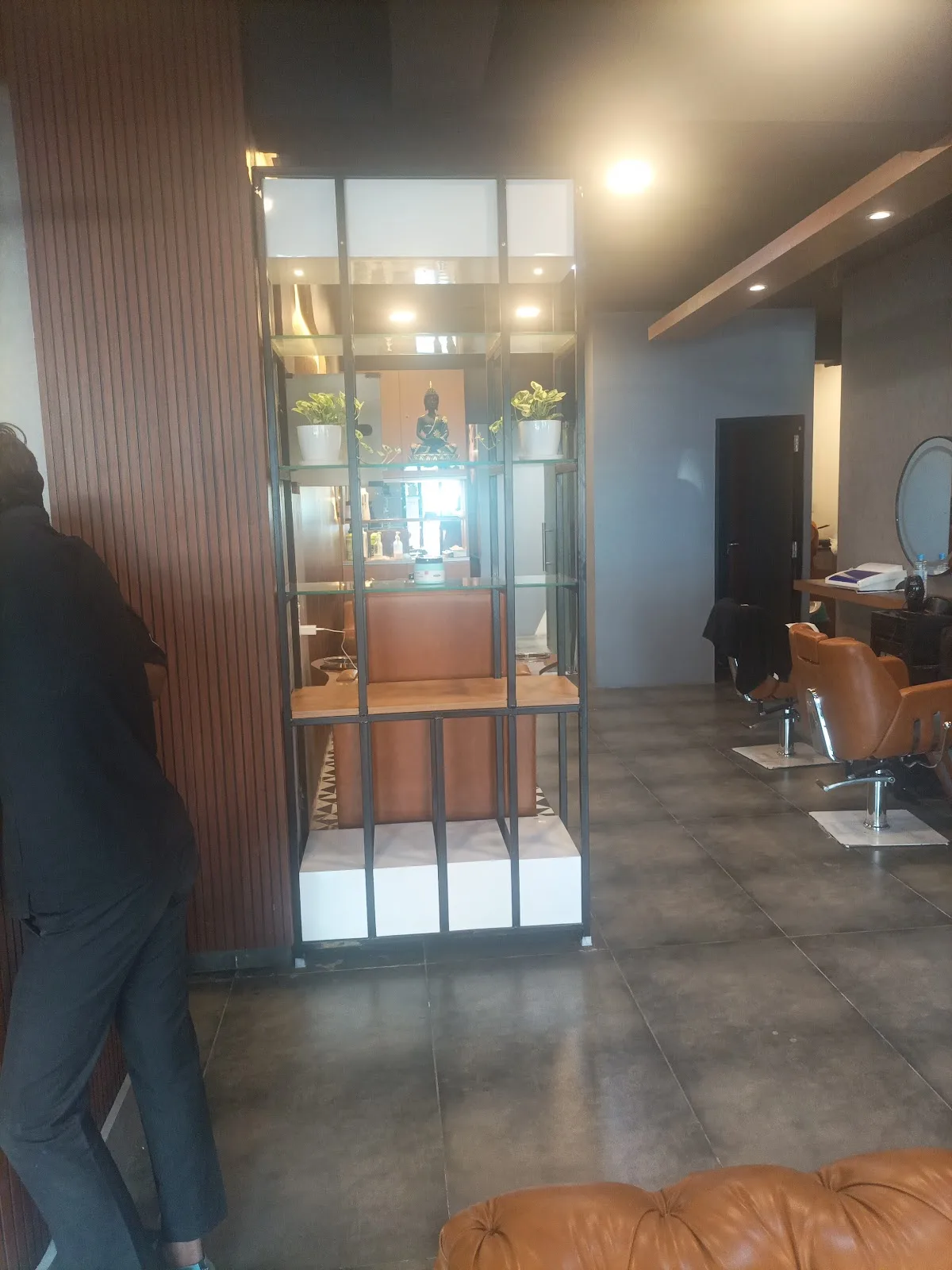 Cuts & Curls - Affordable Unisex Salon