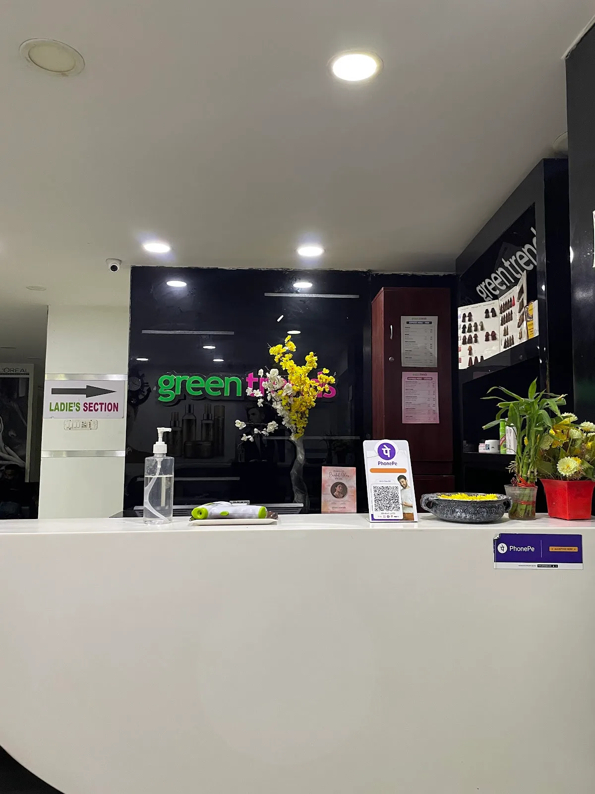 Green Trends Unisex Hair and Style Salon - Perambur