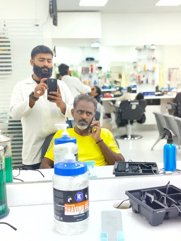 A2Z Professional Unisex salon