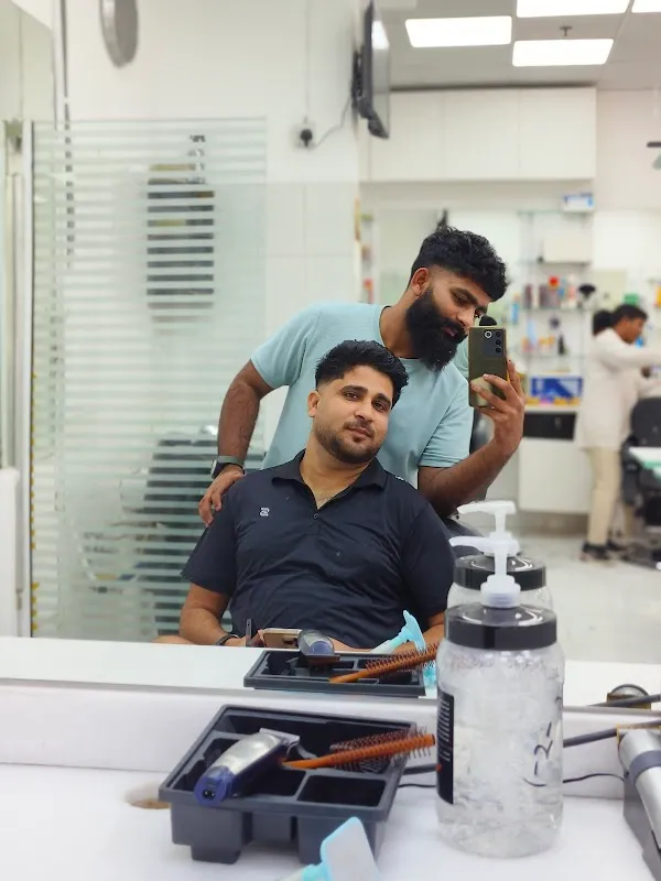 A2Z Professional Unisex salon
