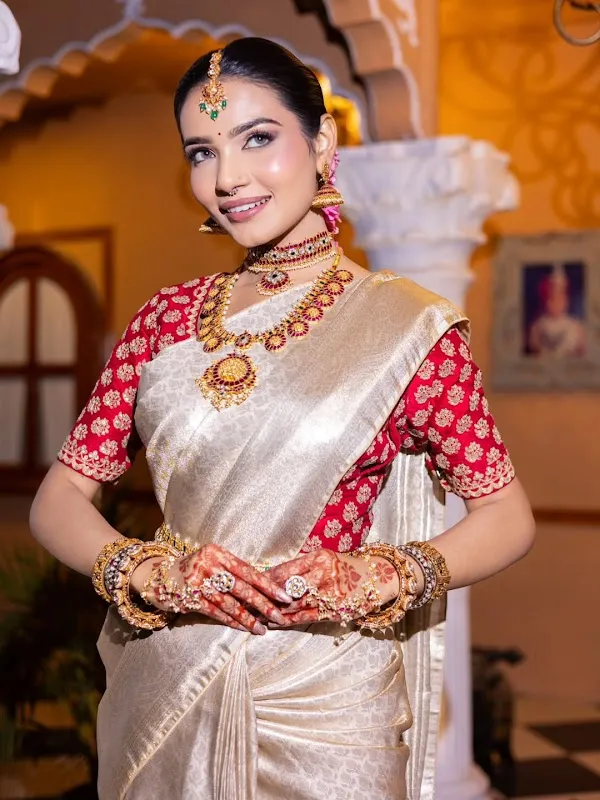 Picture Destination Pre Wedding Location in Delhi