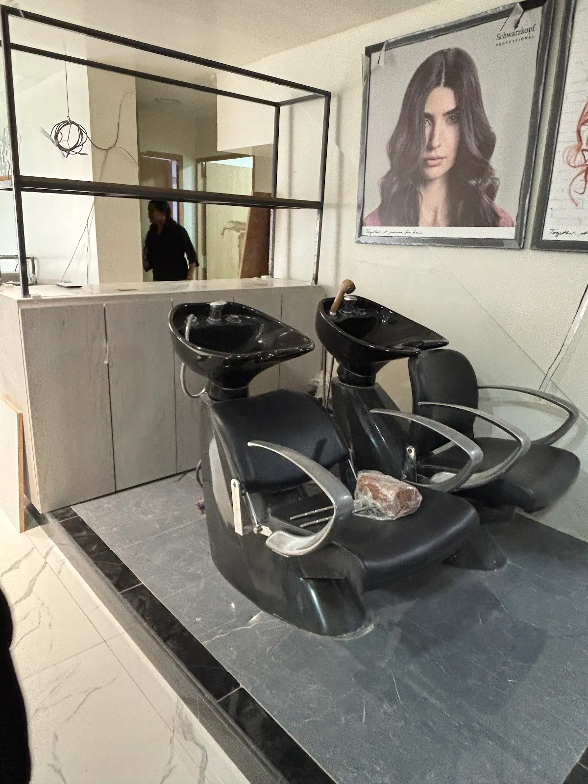 Lakme Salon in King Koti,Hyderabad