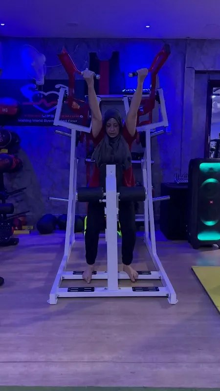 TRUE FITNESS LIFE PREMIUM GYM - Gym In Banjara hills ( fitness center )