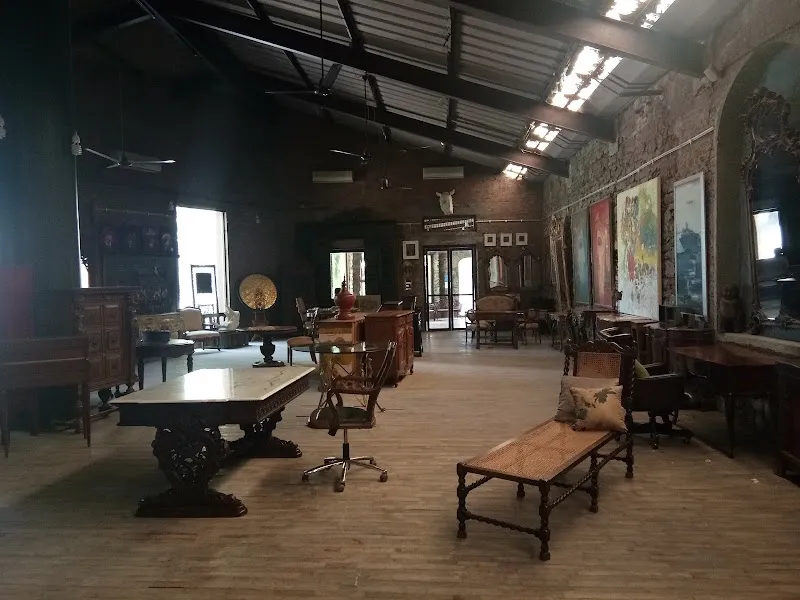 Nine Fish Art Gallery