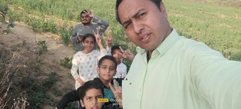 Dinesh Studio