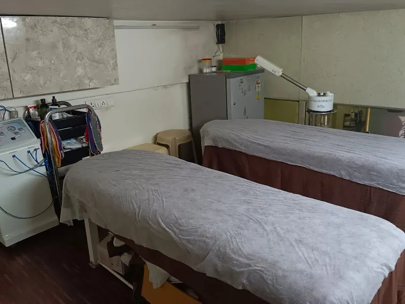 Hiral Beauty Salon