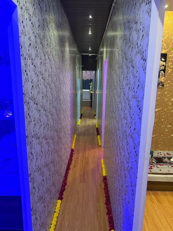 Royal 11 Spa & Wellness - Massage in Borivali West