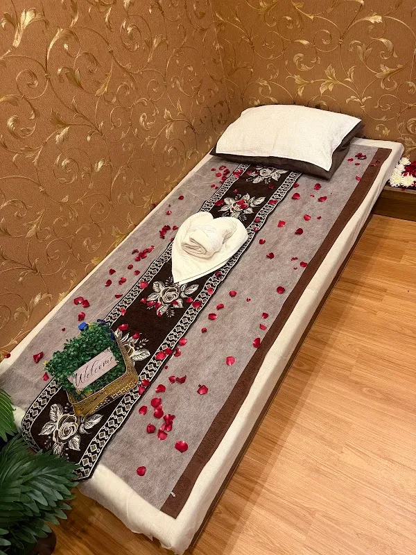 Royal 11 Spa & Wellness - Massage in Borivali West