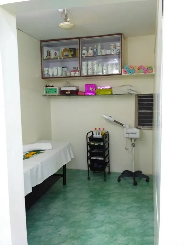 Sweet 6 teen, ladies Beauty Parlour & Makeup Studio
