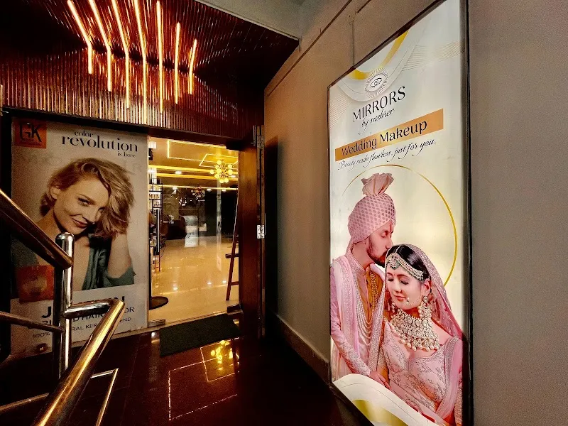Mirrors by Sushree : Unisex Salon