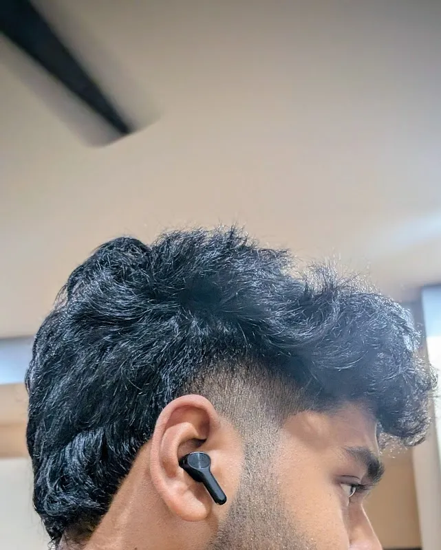 Mirrors by Sushree : Unisex Salon