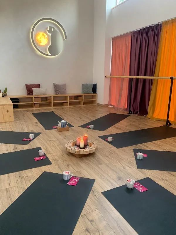 MyMoon Yoga Studio