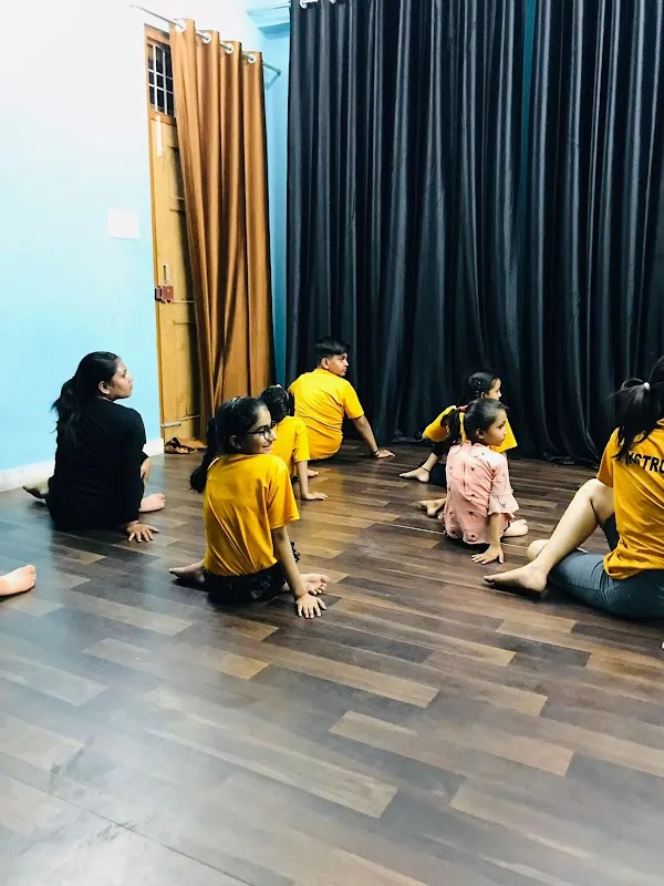 SkyHop Professional Dance Institute