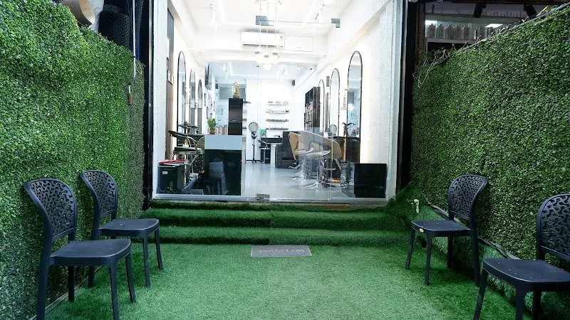 J+ Salon