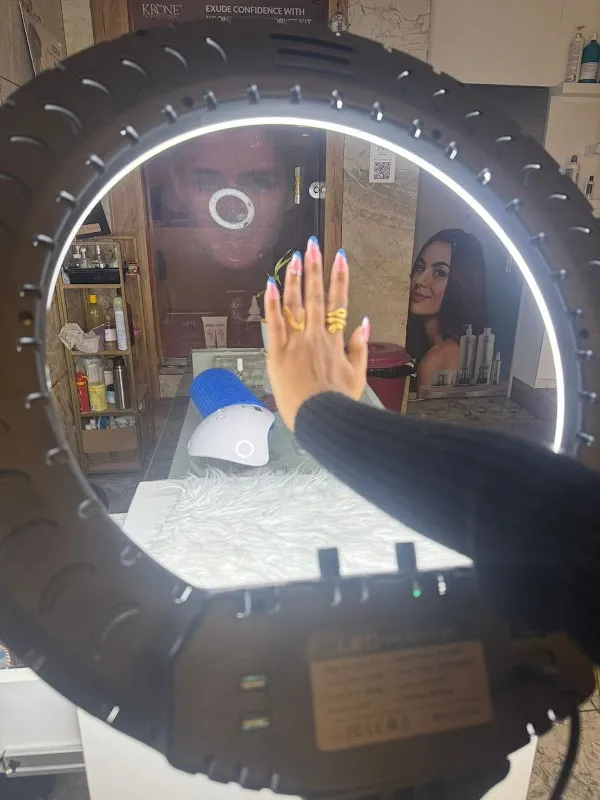 SR Unisex Salon