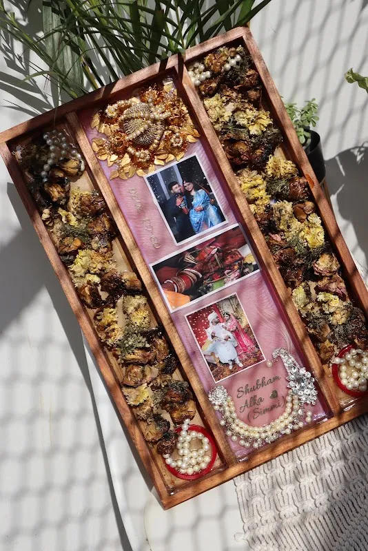 Paradise of crafts | flowerpreservation | resin | varmalapreservation | resinart | lucknow | Gift | valentine's day gifts