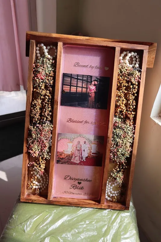 Paradise of crafts | flowerpreservation | resin | varmalapreservation | resinart | lucknow | Gift | valentine's day gifts