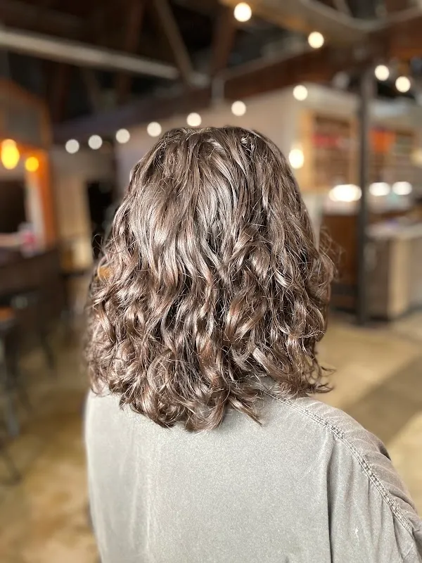The Junction Salon and Bar