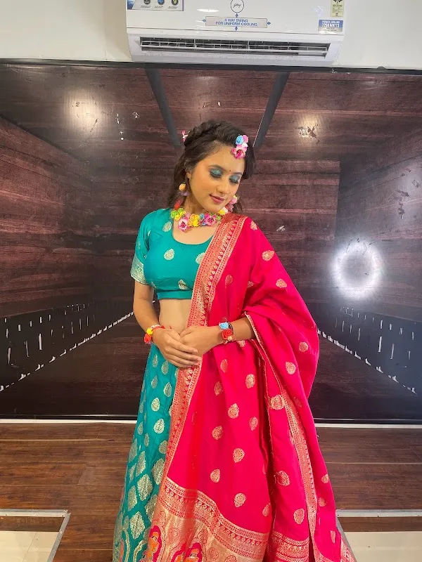 Areena beauty looks
