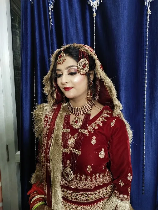 Areena beauty looks