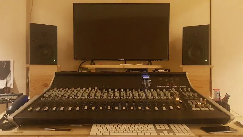 Joshua Inc. Studio