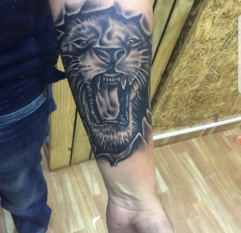 VICKY TATTOO STUDIO