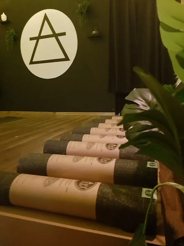 Peak Yoga
