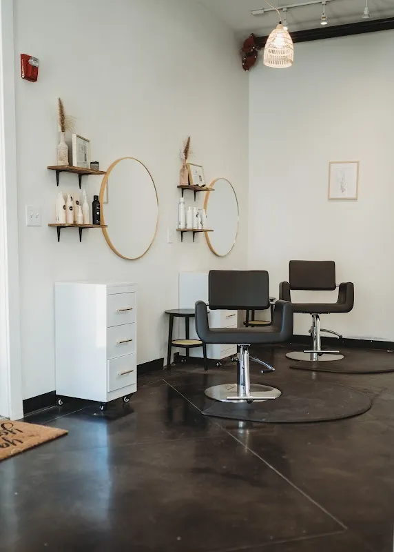Salon Willow