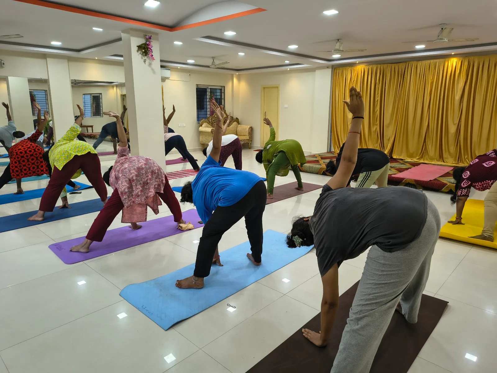 RAINBOW YOGA STUDIO