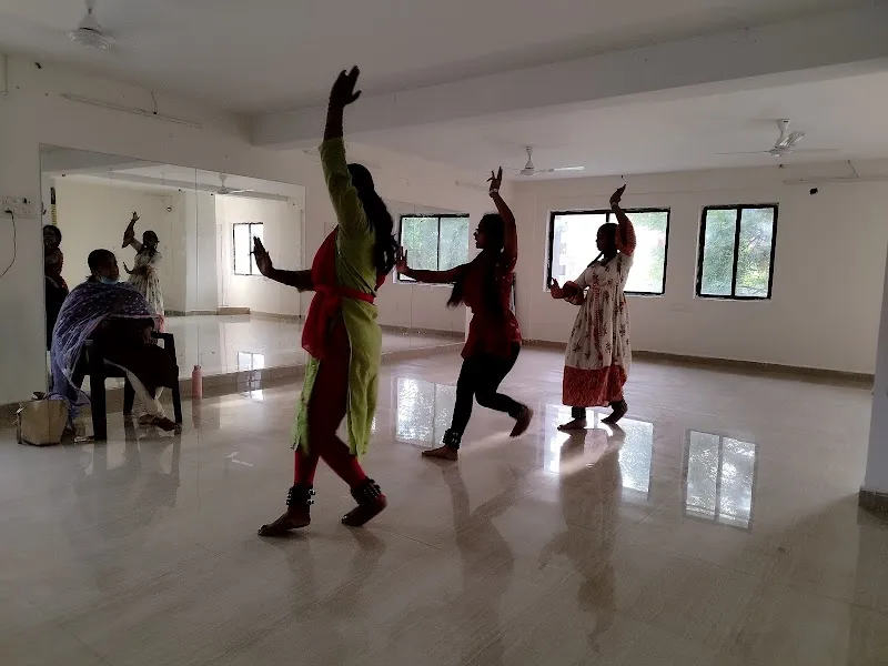 VAAHINI INSTITUTE OF FINEARTS / SUMMERCAMP & ACADAMIC TUITIONS