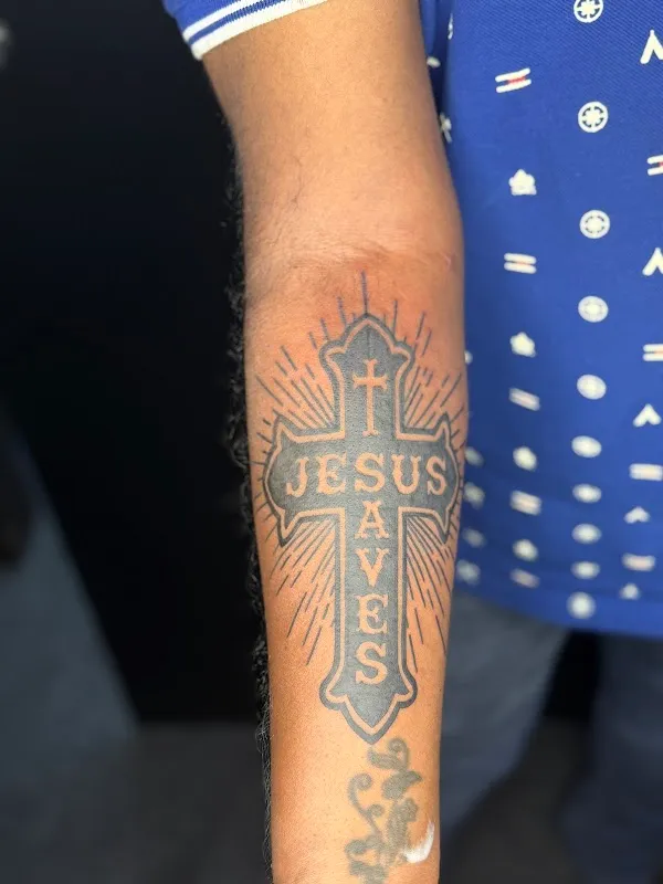 Square tattoos studio
