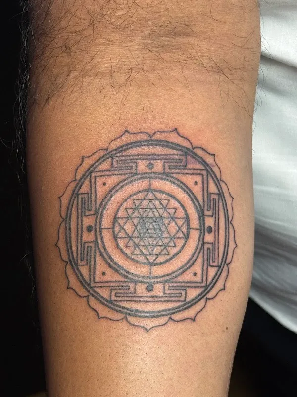 Square tattoos studio