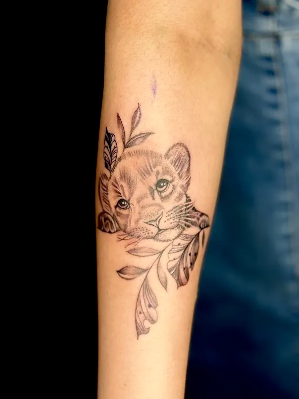 Square tattoos studio