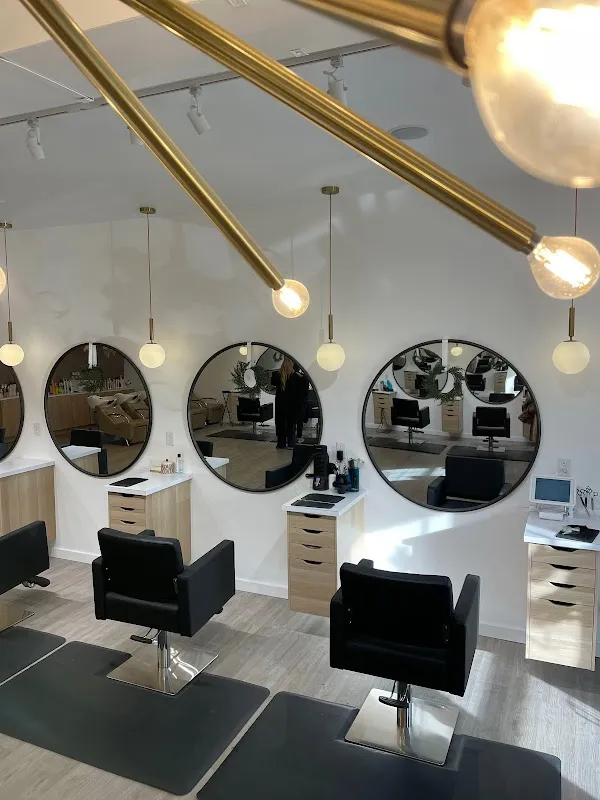 19 WEST SALON