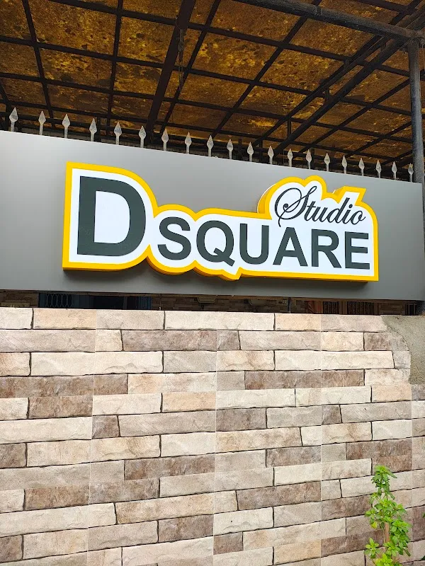Studio D Square