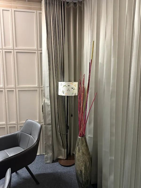 Studio D Square
