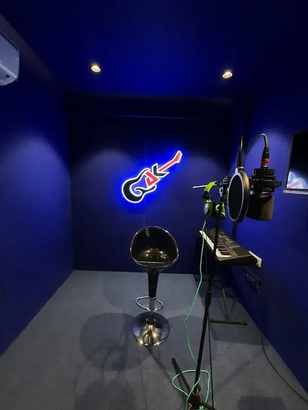 AK MUSIC STUDIO AND ACADEMY