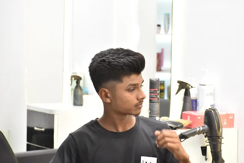 2 in One Unisex Salon