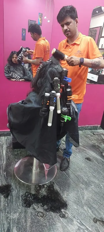 GLOW WELL FAMILY SALON
