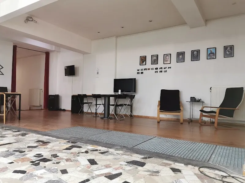 Studio 124