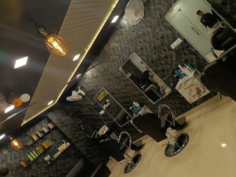 SIGNATURE ( THE LUXE UNISEX SALON)