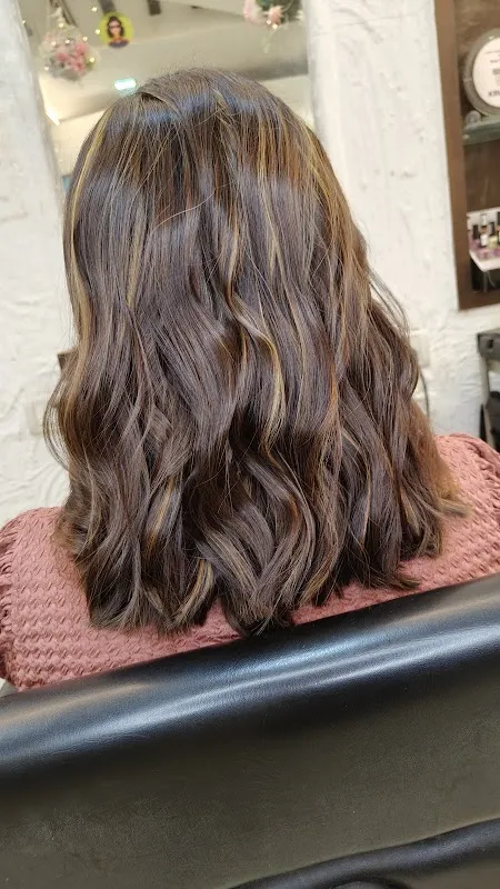 Beluga the Salon