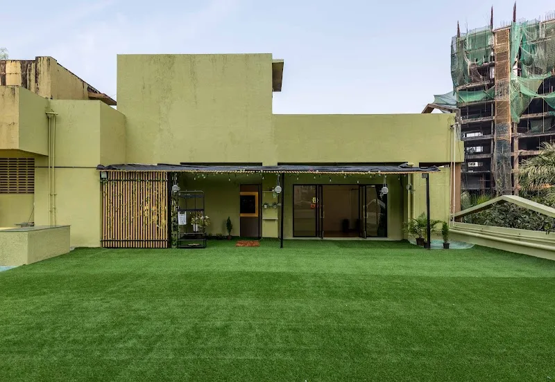 Iona multifunctional studio