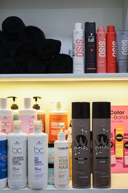 DM Luxury Salon Unisex