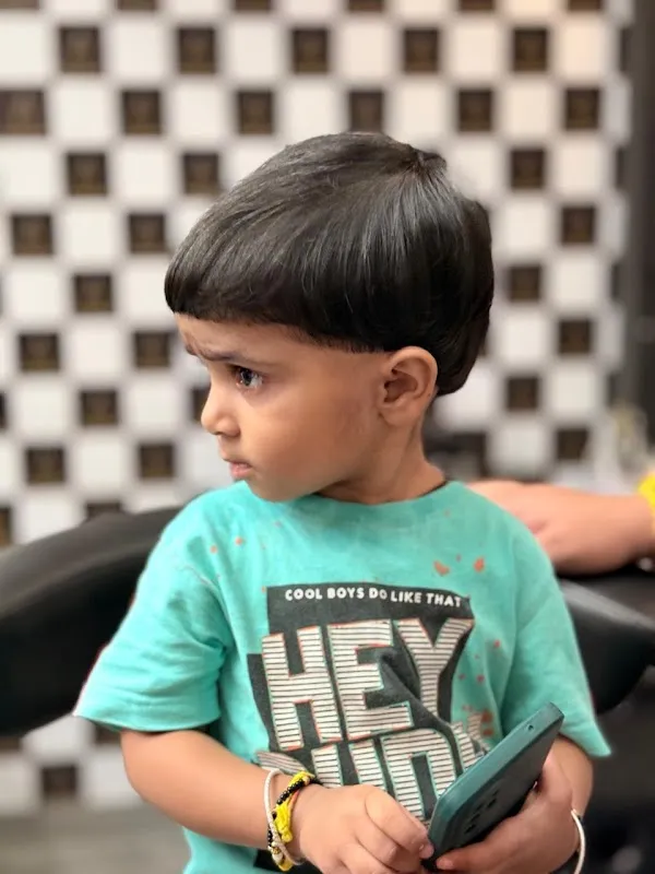 Paris Family Salon | Best Unisex Salon In Indore | Hair Treatment & Hair Extension | Hair Patch/Wig | Best Makeup & Skin Care